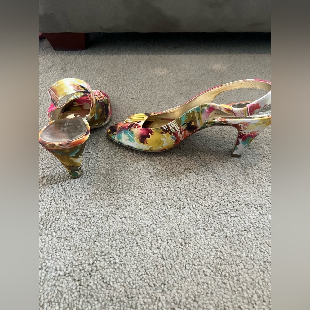 AK Anne Klein Floral Slingback Heels Size 7.5M Multicolor Open Toe Pumps - Picture 4 of 5